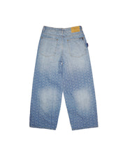 Load image into Gallery viewer, Rain Chain Jeans Light Wash