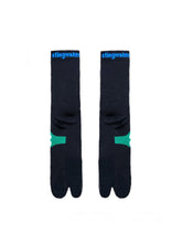 Load image into Gallery viewer, Stingwater Aapi tabi socks black