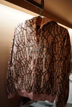 Load image into Gallery viewer, Moses Snake Thorn Zip Up Hoodie Pink Salt
