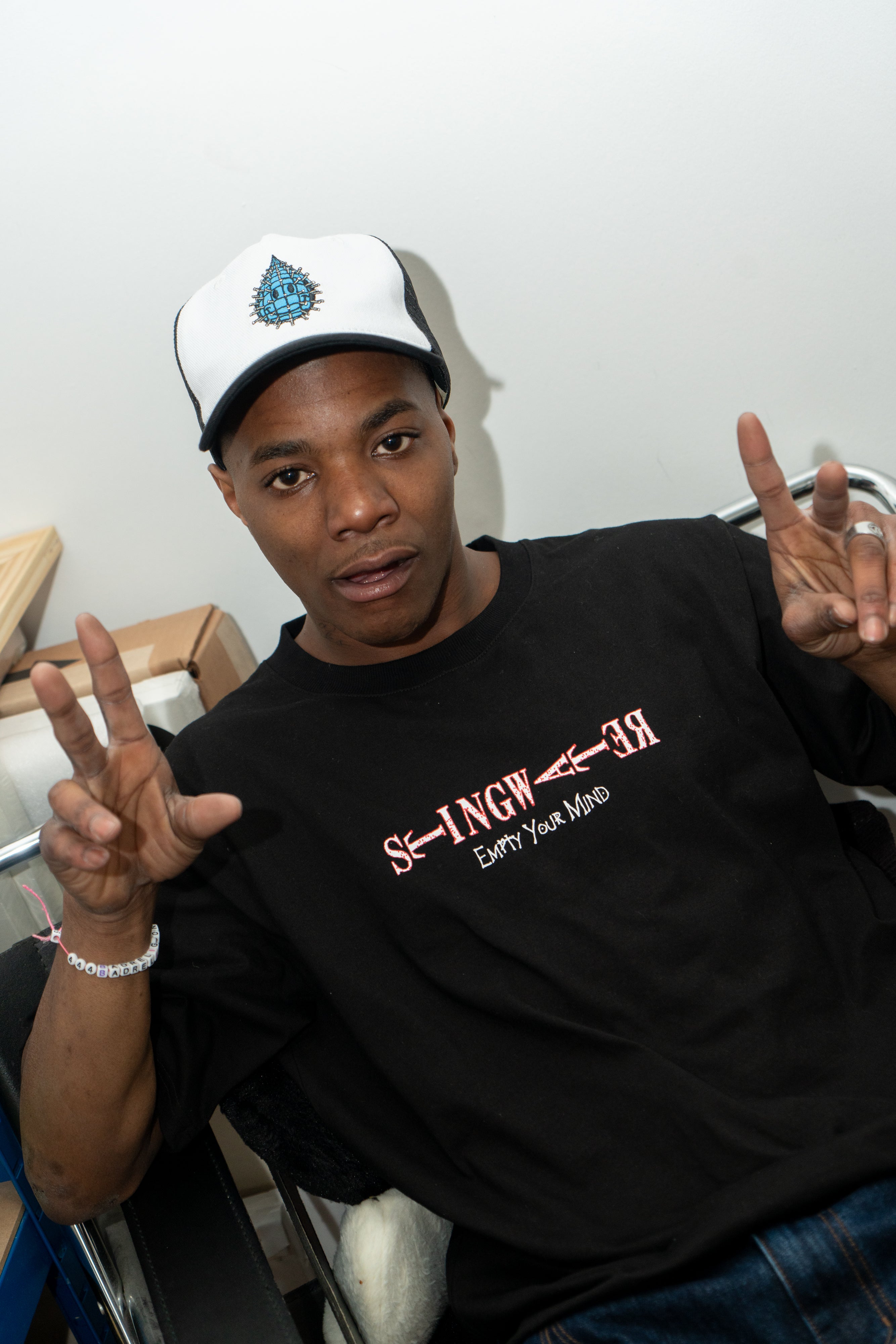 Stingraiser Hat Black/White