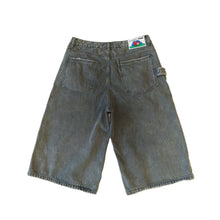 Load image into Gallery viewer, Stingwater Big Groe Jean shorts in acid black with chain loop
