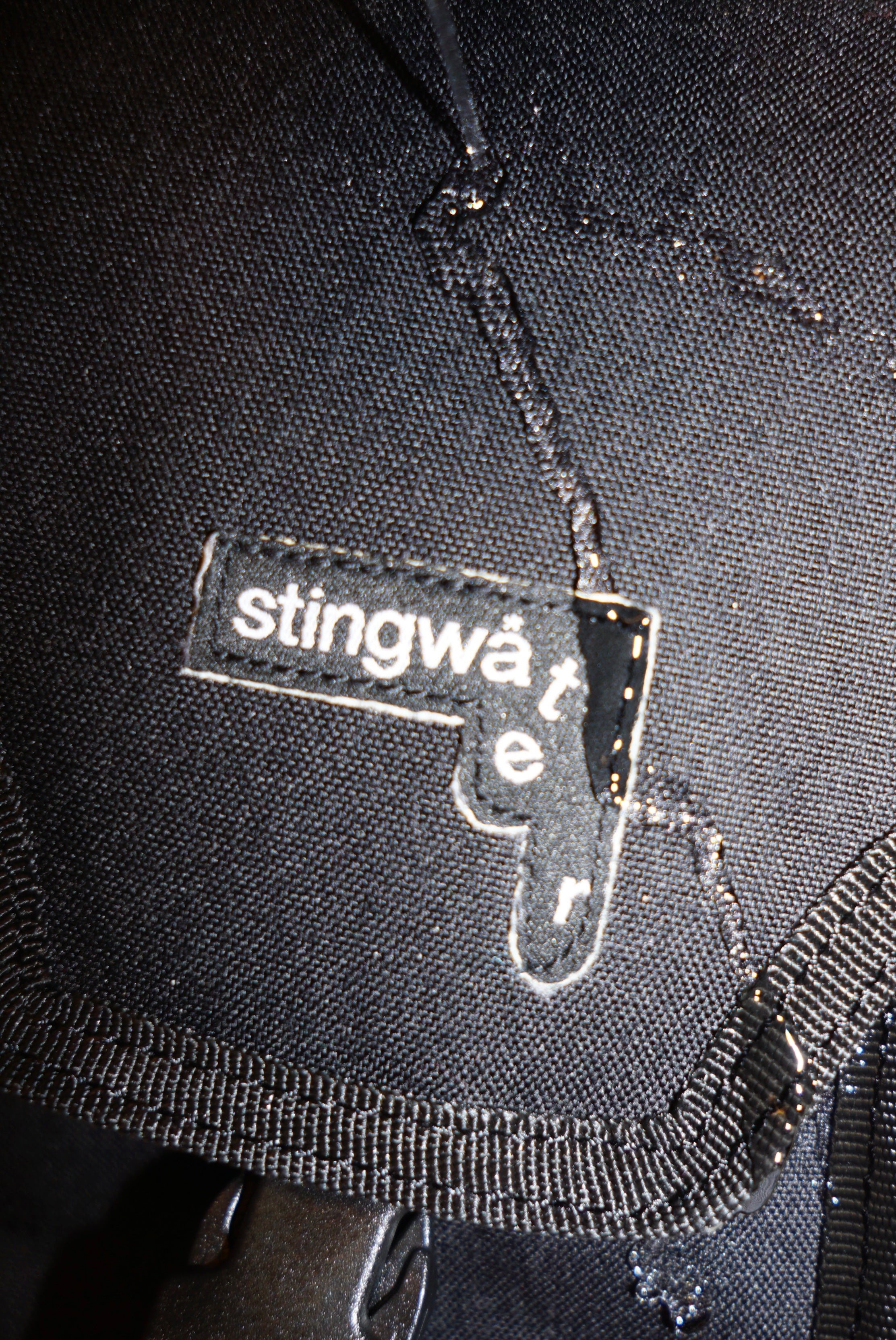 Stingwater Alpha Crossbody Bag black