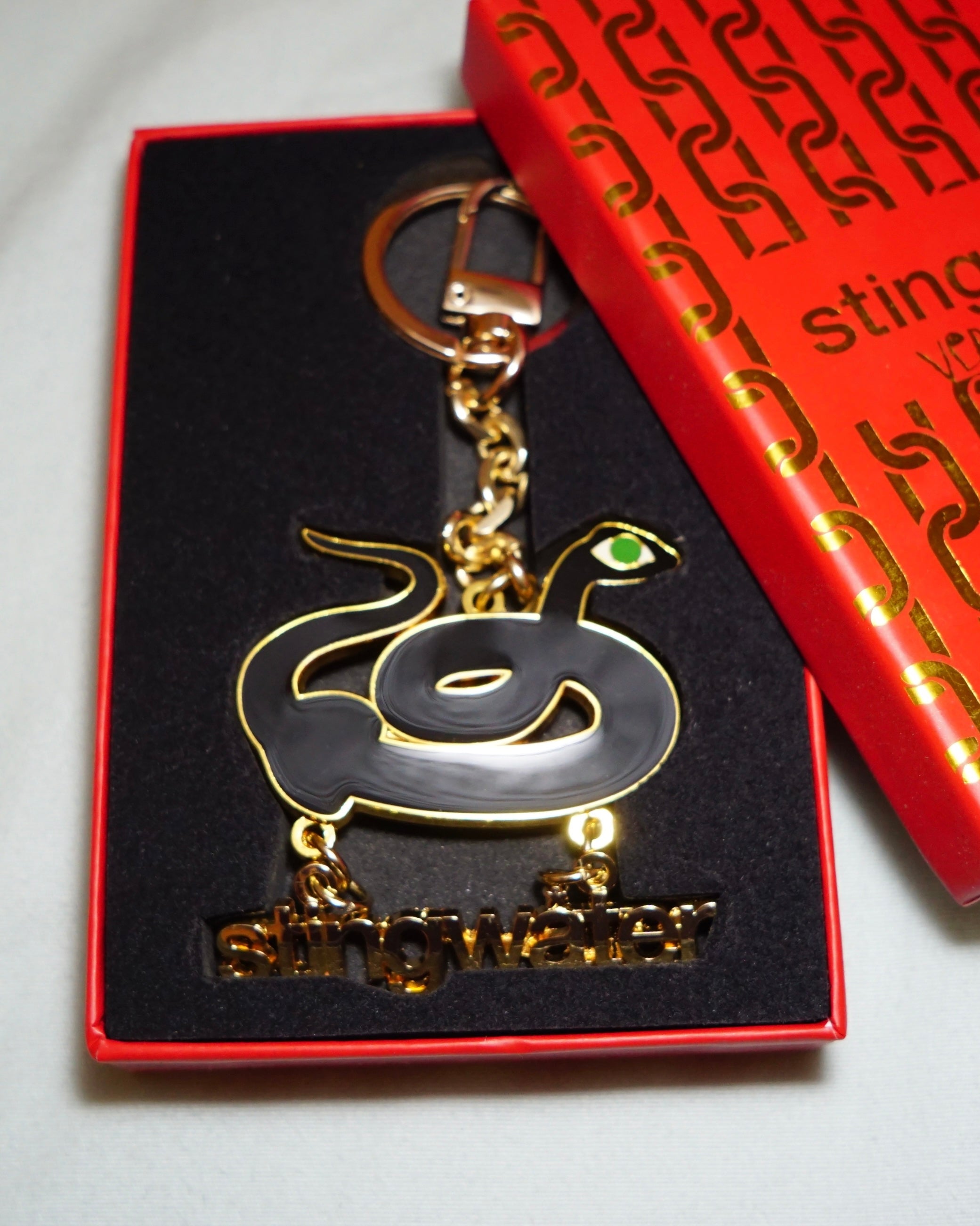 Stingwater Snake Keychain black/gold
