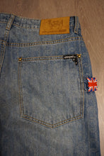 Load image into Gallery viewer, Rain Chain Jeans Light Wash
