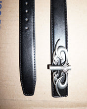 Load image into Gallery viewer, Stingwater Moses Reversible Thin Belt Black/Brown Vintage Silver
