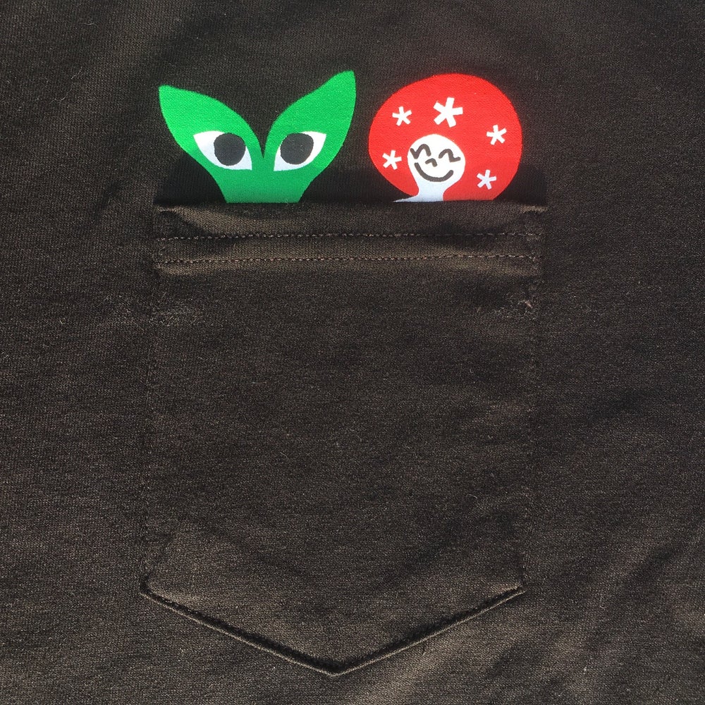 Peeking Aapi and Stargirl Pocket T-Shirt Black
