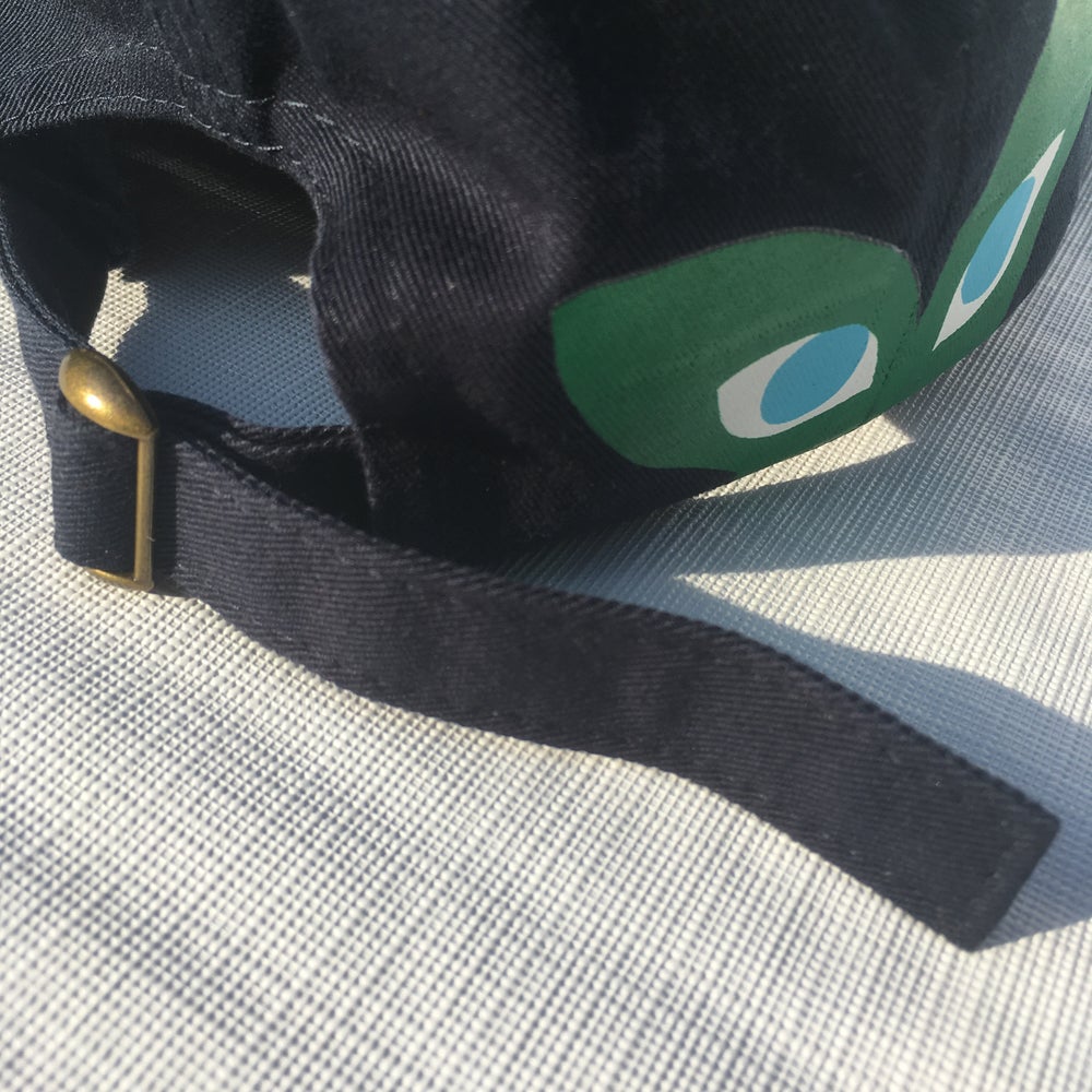 Peeking Aapi Hat Navy