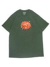 Load image into Gallery viewer, Bottle cap t shirt forest green
