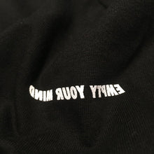 Load image into Gallery viewer, Empty your mind t shirt black
