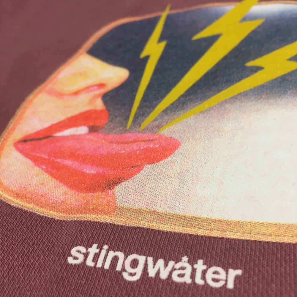 It stings the face Sweatshirt red