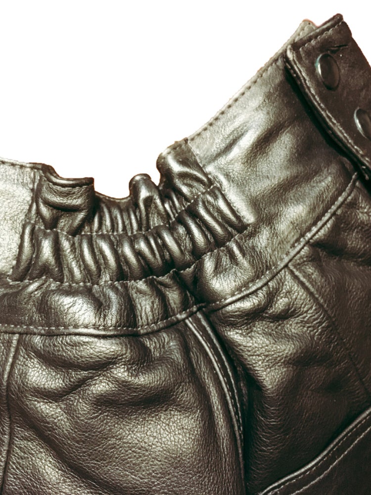 Wet wet leather pants black