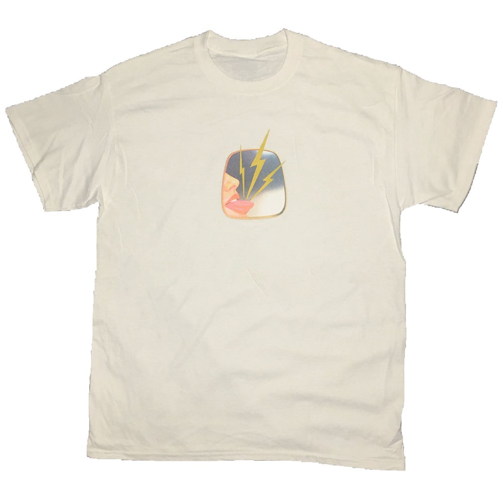 It stings the face T shirt white