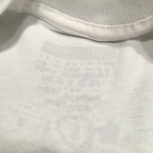 Load image into Gallery viewer, It stings the face T shirt white
