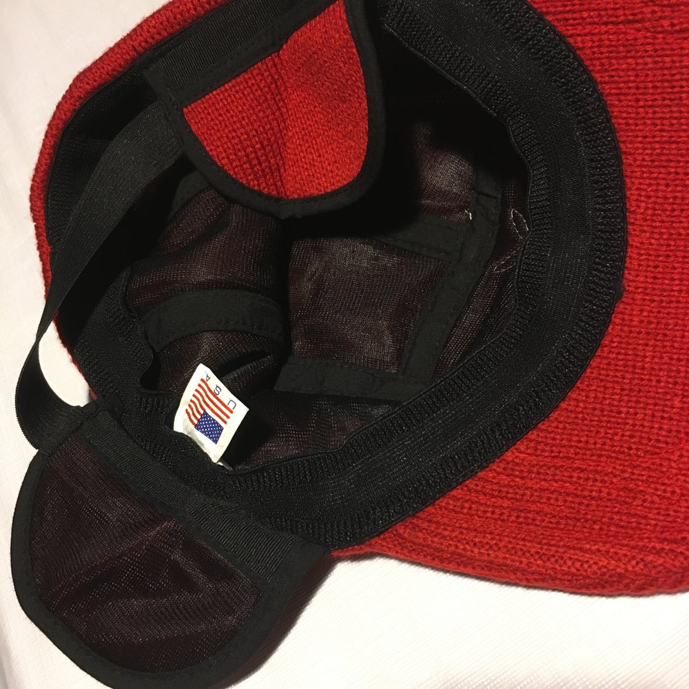 Aya knitted camp hat red
