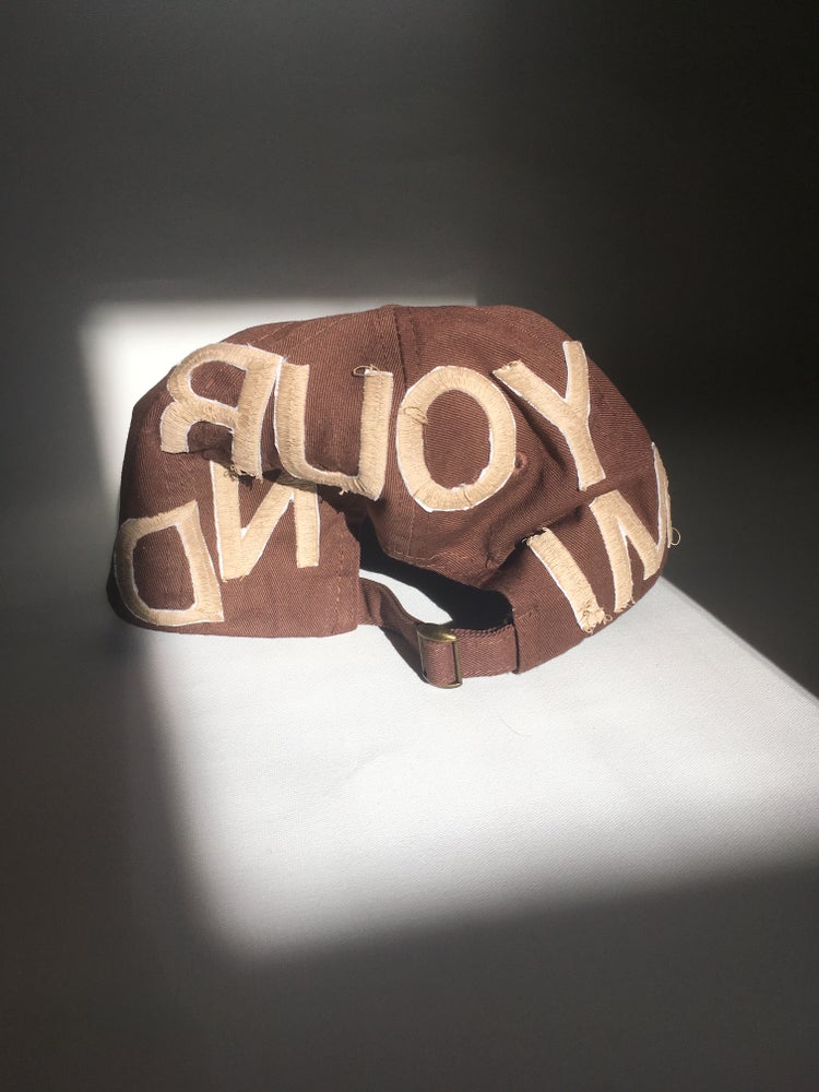 Empty your mind hat dark chocolate