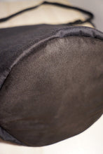 Load image into Gallery viewer, Stingwater Logo Shoulder Bag Black
