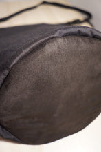 Load image into Gallery viewer, STING Shoulder Bag Black
