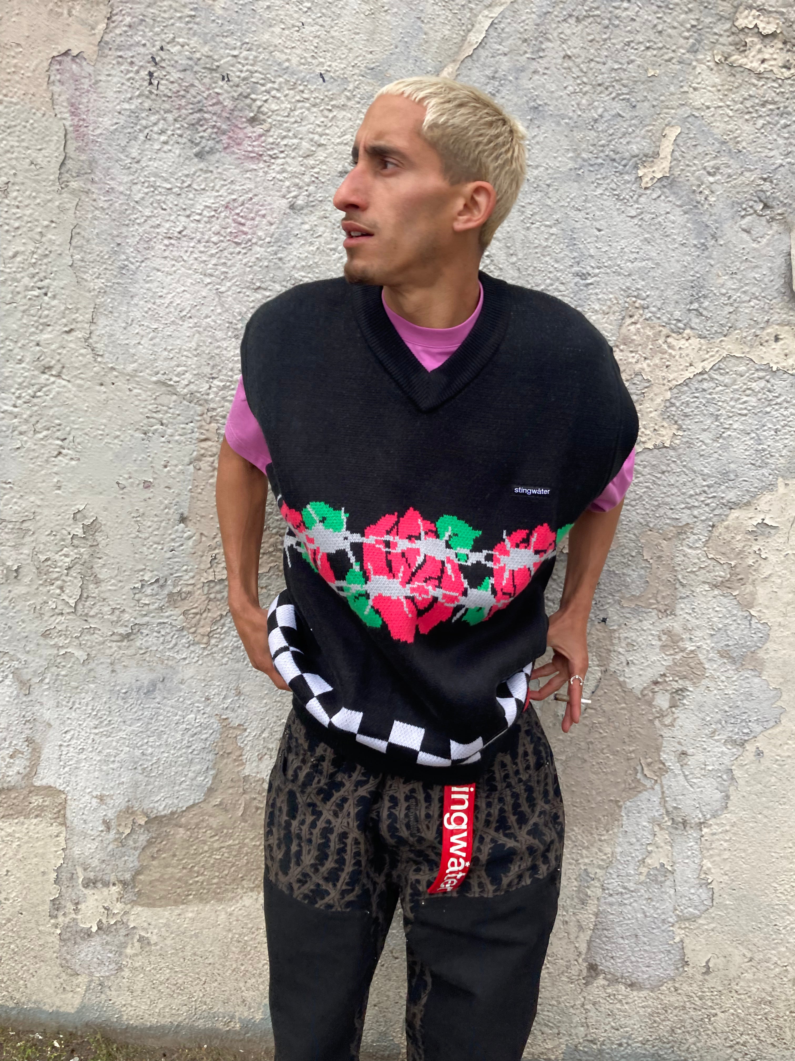 Rose Sweater Vest Black – stingwater